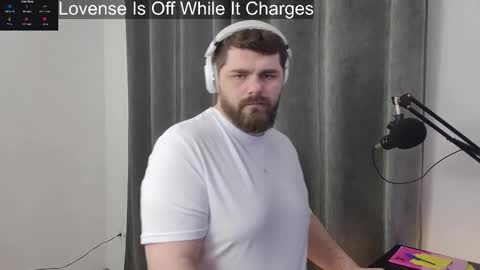 Snapshot of kingmarti chatting on 12.14.25 Marti online show from 12.14.25