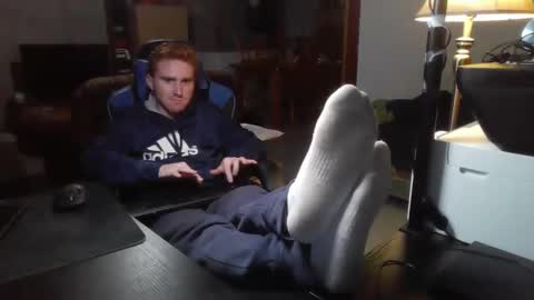 Snapshot of kingoffootfetish chatting on 01.09.25 Master King Tommy online show from 01.09.25