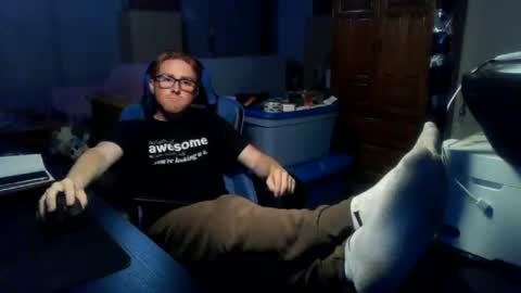 Snapshot of kingoffootfetish chatting on 06.11.26 Master King Tommy online show from 06.11.26