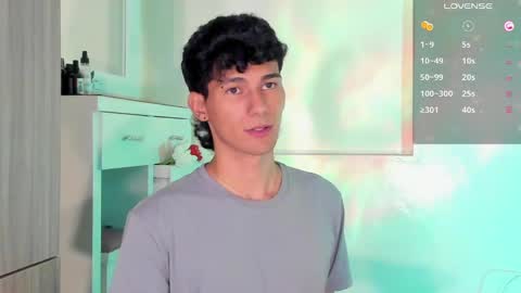  A L E X  online show from 02.18.25