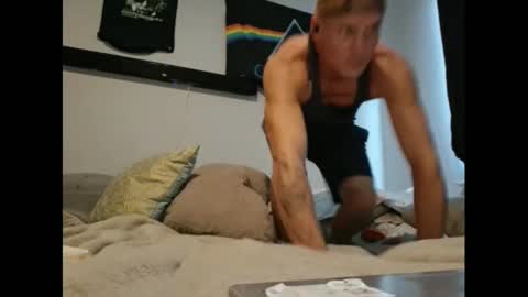 Snapshot of kingrat282130 chatting on 10.19.25 kingrat282130 online show from 10.19.25