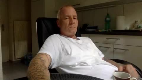 kingsize online show from 10.13.25