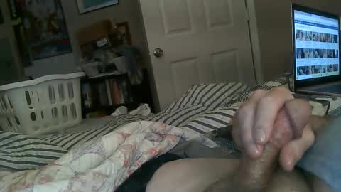 Snapshot of kingtongue10 chatting on 12.28.24 kingtongue10 online show from 12.28.24