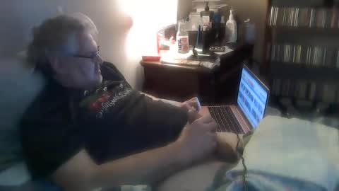 Snapshot of kingtongue10 chatting on 01.10.25 kingtongue10 online show from 01.10.25