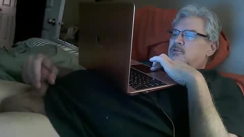 Snapshot of kingtongue10 chatting on 01.19.25 kingtongue10 online show from 01.19.25