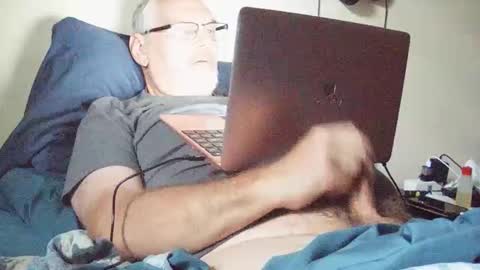 Snapshot of kingtongue10 chatting on 10.01.25 kingtongue10 online show from 10.01.25