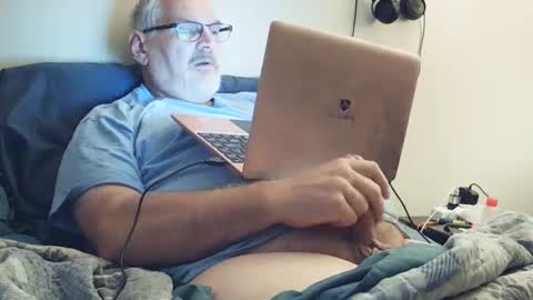 Snapshot of kingtongue10 chatting on 10.04.25 kingtongue10 online show from 10.04.25