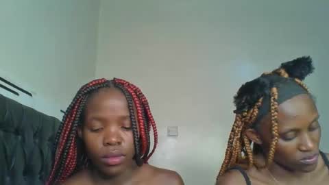 Snapshot of kinky_aria chatting on 09.16.25 kinky_aria online show from 09.16.25