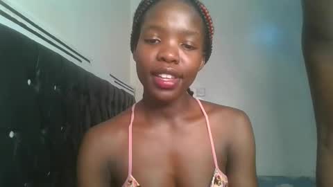 Snapshot of kinky_aria chatting on 09.17.25 kinky_aria online show from 09.17.25