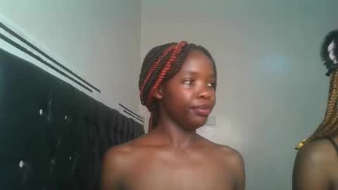 Snapshot of kinky_aria chatting on 09.18.25 kinky_aria online show from 09.18.25