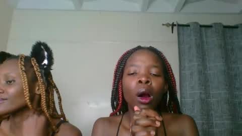 Snapshot of kinky_aria chatting on 09.25.25 kinky_aria online show from 09.25.25