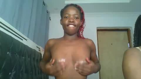 Snapshot of kinky_aria chatting on 10.03.25 kinky_aria online show from 10.03.25