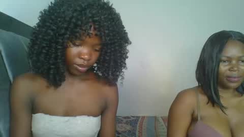 Snapshot of kinky_aria chatting on 10.21.25 kinky_aria online show from 10.21.25