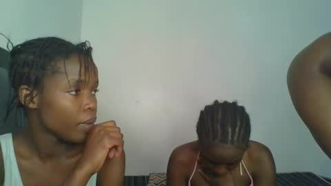 Snapshot of kinky_aria chatting on 10.25.25 kinky_aria online show from 10.25.25