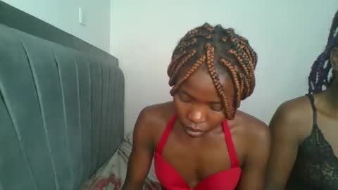 Snapshot of kinky_aria chatting on 11.08.25 kinky_aria online show from 11.08.25