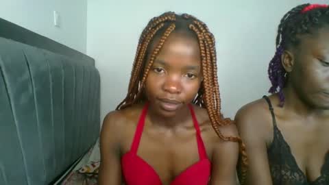 Snapshot of kinky_aria chatting on 11.10.25 kinky_aria online show from 11.10.25