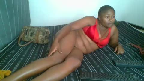 Snapshot of kinky_aria chatting on 11.12.25 kinky_aria online show from 11.12.25