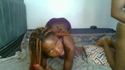 Snapshot of kinky_aria chatting on 11.16.25 kinky_aria online show from 11.16.25