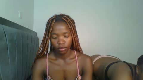 Snapshot of kinky_aria chatting on 11.19.25 kinky_aria online show from 11.19.25