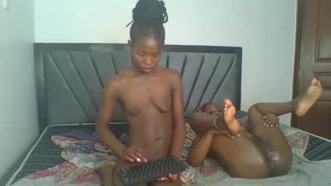 Snapshot of kinky_aria chatting on 11.27.25 kinky_aria online show from 11.27.25