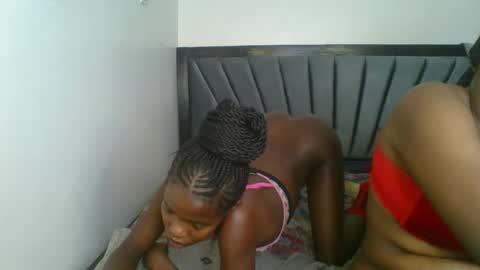 Snapshot of kinky_aria chatting on 11.30.25 kinky_aria online show from 11.30.25