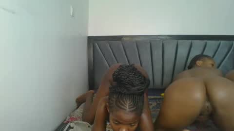 Snapshot of kinky_aria chatting on 12.01.25 kinky_aria online show from 12.01.25