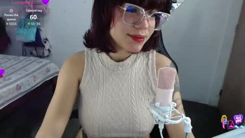 Snapshot of kinky_catalina chatting on 05.05.26 Catalina online show from 05.05.26