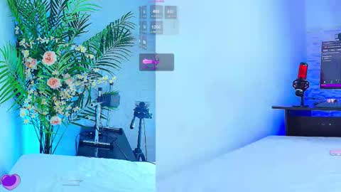 Snapshot of kinky_karo chatting on 11.12.25 online show from 11.12.25