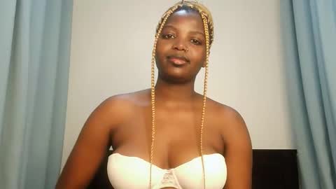 Snapshot of kinky_lola1 chatting on 10.17.25 Lola online show from 10.17.25