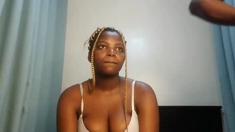 Snapshot of kinky_lola1 chatting on 10.24.25 Lola online show from 10.24.25