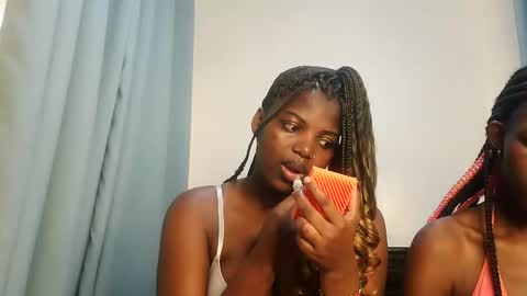 Snapshot of kinky_lola1 chatting on 11.03.25 Lola online show from 11.03.25