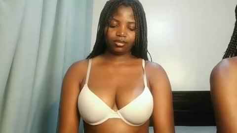 Snapshot of kinky_lola1 chatting on 11.25.25 Lola online show from 11.25.25