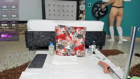 Snapshot of kinky_polar chatting on 11.18.25 Polar online show from 11.18.25