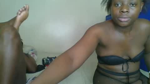 Snapshot of kinky_roey chatting on 02.28.25 kinky_roey online show from 02.28.25