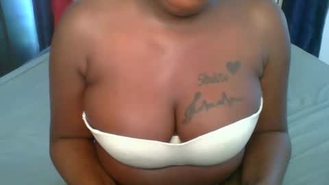 Snapshot of kinky_roey chatting on 12.15.25 kinky_roey online show from 12.15.25