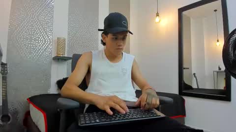 Snapshot of kinky_spice69 chatting on 09.10.25 online show from 09.10.25