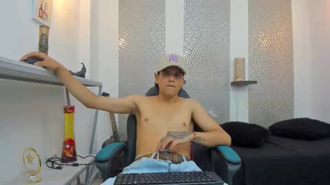 Snapshot of kinky_spice69 chatting on 09.11.25 online show from 09.11.25