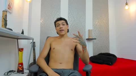 Snapshot of kinky_spice69 chatting on 09.22.25 online show from 09.22.25