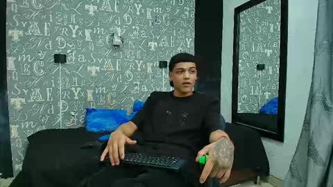 Snapshot of kinky_spice69 chatting on 09.25.25 online show from 09.25.25