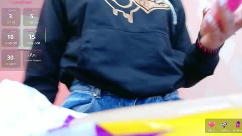 Snapshot of kinkycutegirll chatting on 11.25.25 kinkycutegirll online show from 11.25.25