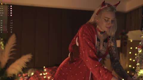 kinkylina_ online show from 12.23.24