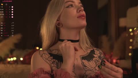 kinkylina_ online show from 12.28.24