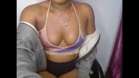 Snapshot of kinkyxxnasty chatting on 10.27.25 kinkyxxnasty online show from 10.27.25