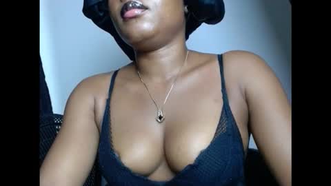 Snapshot of kinkyxxnasty chatting on 11.18.25 kinkyxxnasty online show from 11.18.25