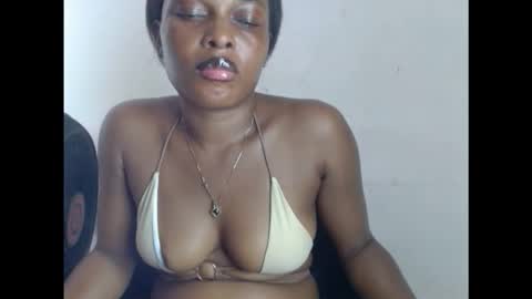 Snapshot of kinkyxxnasty chatting on 12.01.25 kinkyxxnasty online show from 12.01.25