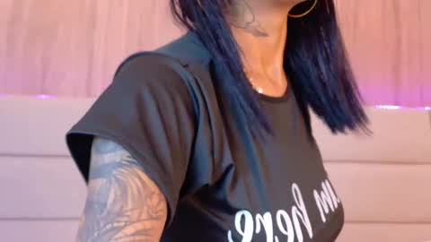 Snapshot of kiokosen chatting on 11.21.25 KiO online show from 11.21.25