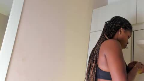 M A R A  online show from 02.13.26