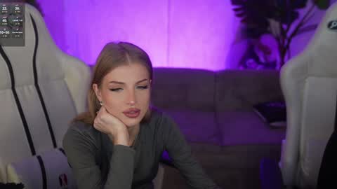 Snapshot of kira0541 chatting on 01.07.26 Sweet girls online show from 01.07.26