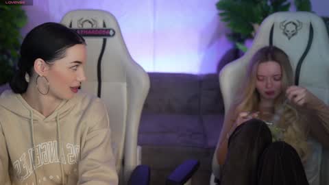 Snapshot of kira0541 chatting on 01.12.26 Sweet girls online show from 01.12.26