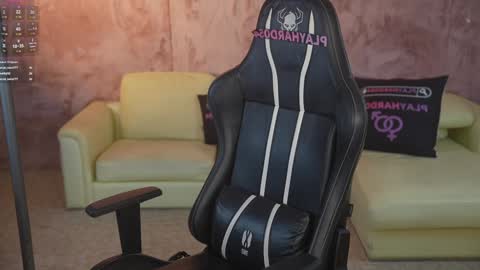 Snapshot of kira0541 chatting on 02.15.26 Sweet girls online show from 02.15.26